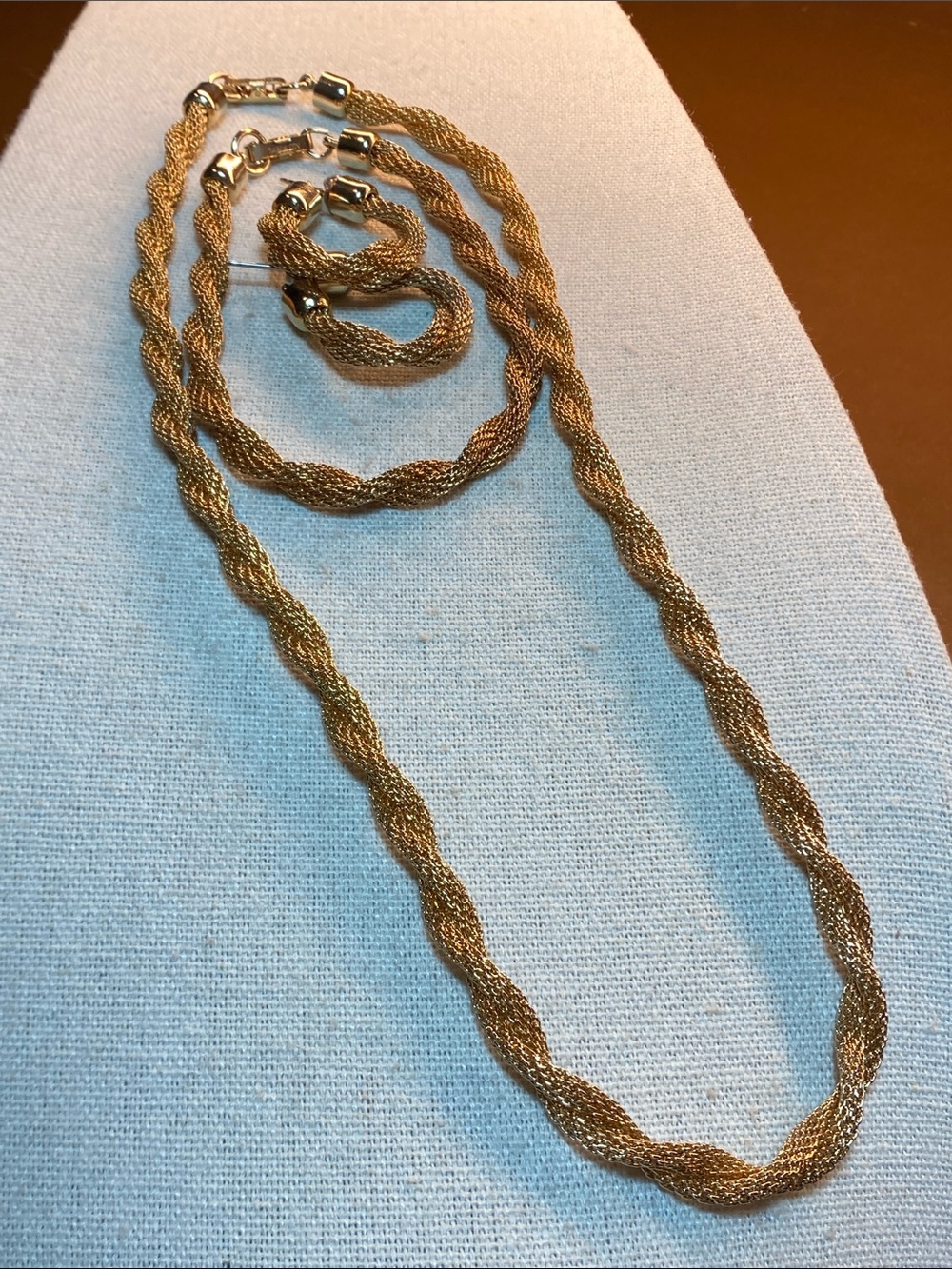 Vintage Sarah Coventry Gold-Tone Jewelry Set